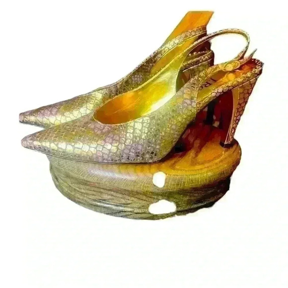 J Renee’ slingback pump. Snake embossed  8. Excellent condition . Gold/lavender - Picture 2 of 16